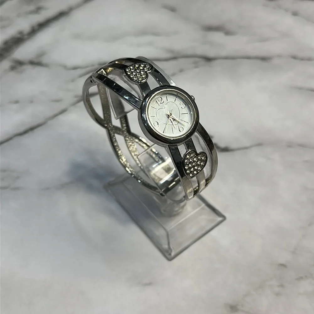 Vintage Y2K Heart Bangle Bracelet Watch